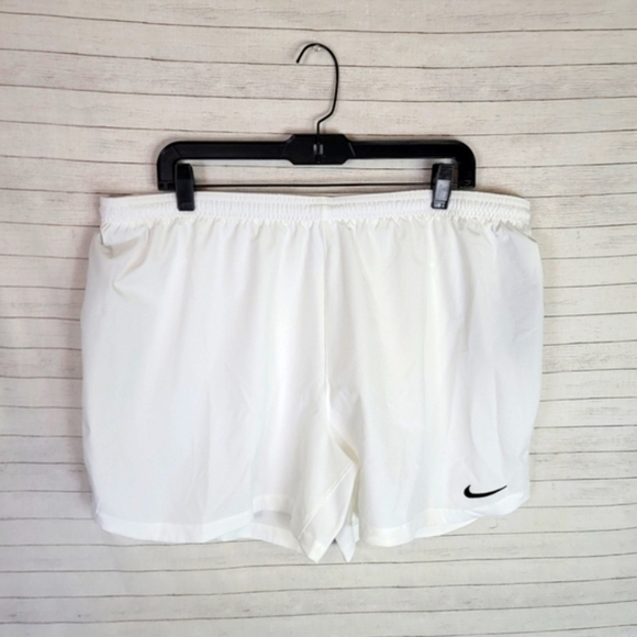 NIKE DRI FIT ACADEMY SOCCER SHORTS IN WHITE, SZ XL - Picture 1 of 14